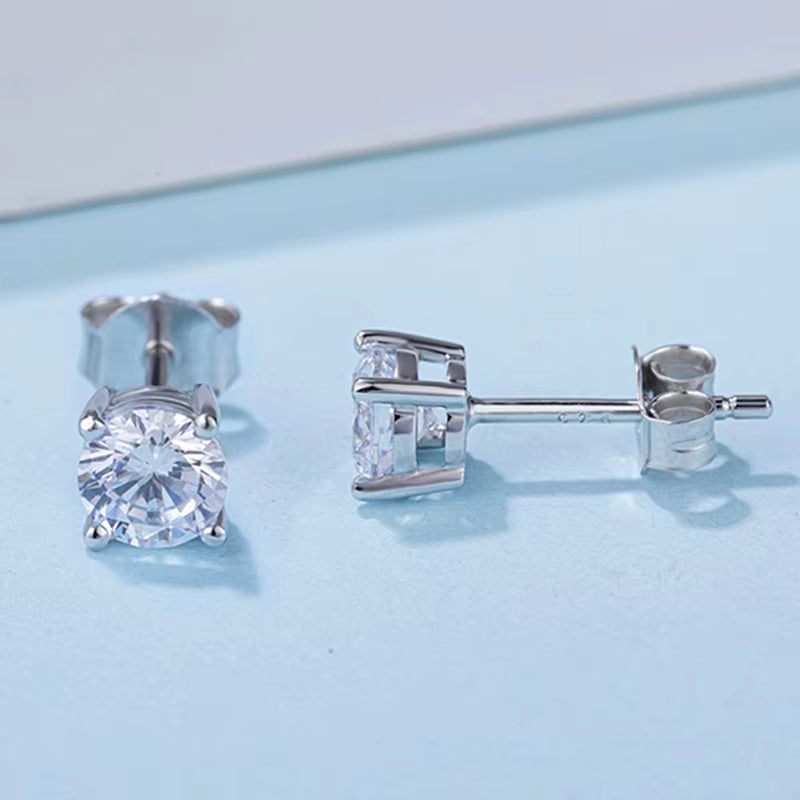 Round Cut S925 Sterling Moissanite Jewelry Set Four Claw Halo Elegant Gems Ear Stud Earring